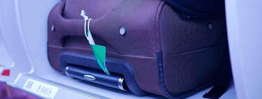 "Te pillaremos". Ryanair está tan obsesionada con tu equipaje de mano que pagará 2,5 euros a sus trabajadores por cada maleta que puedan cobrar