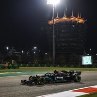 Valtteri Bottas salva los muebles haciendo la pole por tan solo 26 milésimas sobre George Russell