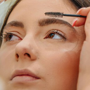 Esta es la mejor forma de lograr cejas laminadas bien definidas y esculpidas