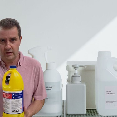 El aviso de un experto en droguería sobre la lejía que mucha gente ignora: “Siempre en agua fría” 