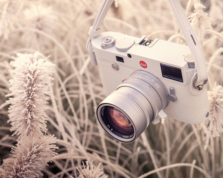 Leica M10-P White, nueva edición especial totalmente blanca (quizá navideña) de su telemétrica más discreta