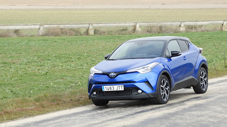 Probamos el Toyota C-HR, un crossover que ha aprendido de lo mejor del Prius