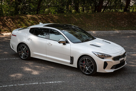 El KIA Stinger 2022 ya tiene precio en México: estrena motor, tecnología y logo