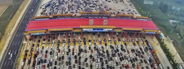 El mayor atasco de la historia fue un infierno: 12 días atrapados en una autopista sin poder avanzar