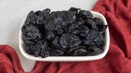 Qué hacer con los huesos de las ciruelas pasas del ponche: ideas para darles una segunda oportunidad sin tirarlas