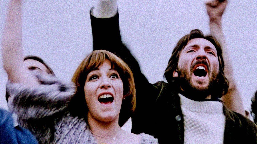 Hace 48 años se estrenó la ópera prima que inauguró una nueva mirada en el cine español. Una película con Carmen Maura que dio voz a los jóvenes de la Transición