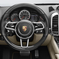 El próximo Porsche Cayenne dice no (parcialmente) al  virtual cockpit