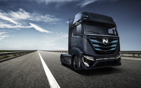 El camión eléctrico Nikola Tre tendrá acento español: las fábricas de Iveco en Madrid y Valladolid suministrarán las baterías