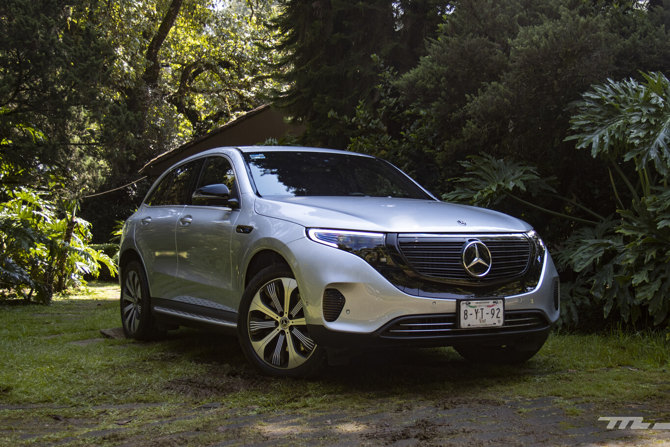 Mercedes-Benz EQC y Clase G, los manejamos: la dualidad entre un coche del futuro y otro que no conoce el paso del tiempo