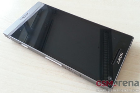 Sony Xperia SL, nuevas imágenes y más detalles