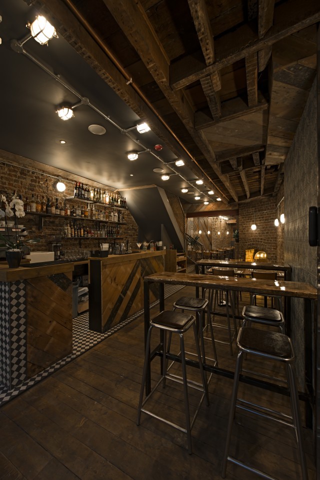 Foto de Fire and Feathers (1/14)