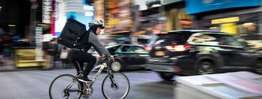 Pactar con la competencia no robarse empleados, como quiso hacer Steve Jobs, es ilegal: así es la multa europea a Glovo y Delivery