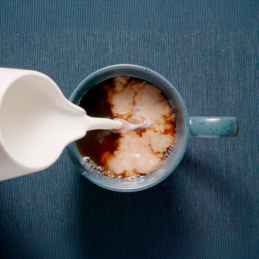 Por qué a veces se corta la leche o la bebida de soja en el café y qué podemos hacer para evitarlo 
