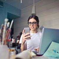 !El Poder de Dar Una Mano! Vuelve el programa de Unicentro Bogotá para transformar negocios y así puedes participar en la convocatoria que podría impulsar tu emprendimiento  