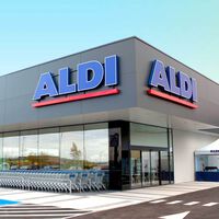 El sábado 16 de mayo llega a Aldi el invento barato con el que limpiar grifos, azulejos y otras superficies de casa sin esfuerzo