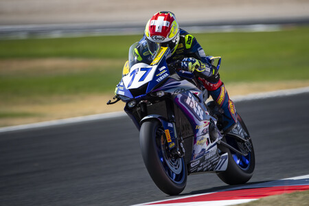 Dominique Aegerter remonta para demostrar que es el más fuerte de Supersport y estrenarse en Navarra