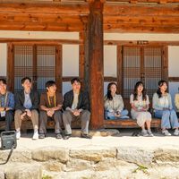 Diante da grave crise de natalidade na Coreia do Sul, um antigo templo budista decide organizar encontros às cegas para jovens com a missão patriótica de salvar o país 