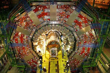 El Gran colisionador de Hadrones (LHC) consigue generar ‘big bangs’ en miniatura