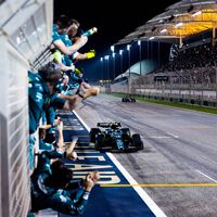 Fernando Alonso está haciendo millonarios a los accionistas de Aston Martin. Y en Mercedes ya les ponen ojitos 