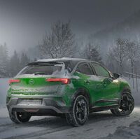 Limpiar el coche con temporal de frío y nieve tiene más sentido del que parece, aunque no siempre es fácil 
