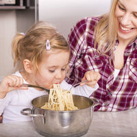 Cuando los niños quieren hacerlo todo solos: el comienzo de la independencia