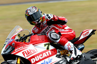 ¿No puedes ver MotoGP? Diez razones para engancharse a Superbikes