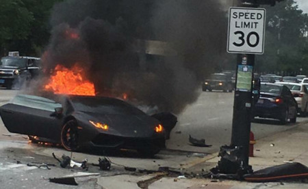 Dolorpasión™: Un hermoso Lamborghini Huracán se parte en dos y se incendia