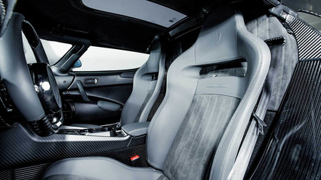 Koenigsegg Regera Interior