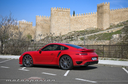 Porsche 911 Turbo lateral