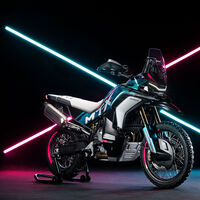 Esta trail de CFMoto va a hacer daño a europeos y japoneses. La MT-X es tan radical que trae alerones y motor KTM