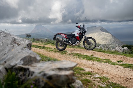 Yamaha Tenere World Raid 2026 27