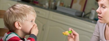 Por qué no deberías obligar a tu hijo a comer si no tiene hambre o ya no quiere más