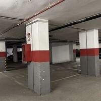 Cerraron su plaza de garaje sin pedir permiso y acabaron denunciados por los vecinos: así aclara la LPH cuándo puede hacerse y cuándo no