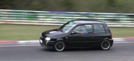 Video: Este SEAT Arosa modificado es tan rápido como un Porsche 911 GT3