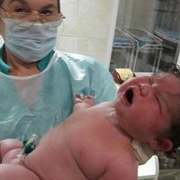 Dió a luz una bebé de 6,3 kilos de forma natural y sin epidural 