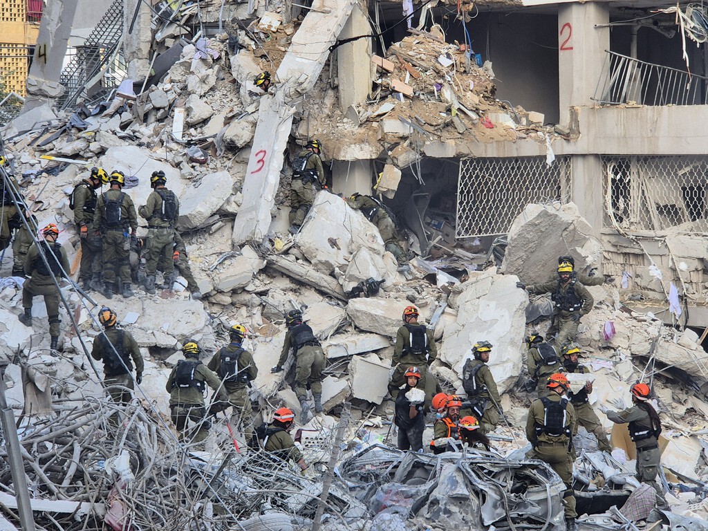 Irán ha encontrado un agujero en el escudo de Israel: convertir un misil en una “tormenta” explosiva en pleno descenso
