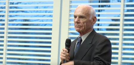 Muere Larry Roberts, uno de los precursores de Internet en ARPANET
