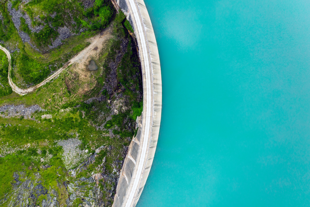 Una presa, dos embalses y miles de millones de litros de agua: cómo Granada quiere convertirse en la gran batería del sur de España 