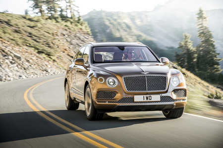 El Bentley Bentayga estrenará dos nuevos motores: un V8 y una variante híbrida enchufable