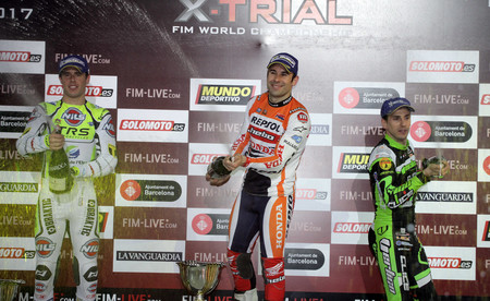 Toni Bou gana en Barcelona y pone la primera piedra en el muro de su 21º título mundial