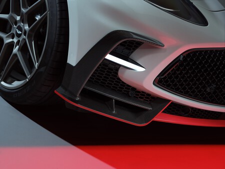 2025 Aston Martin DBX S