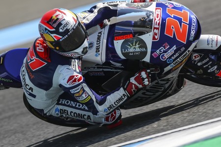 ¡De infarto! Di Giannantonio gana en Tailandia, Bezzecchi no termina y Martín es más líder de Moto3