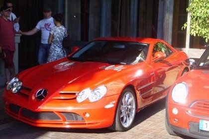 Mercedes SLR McLaren rojo naranja