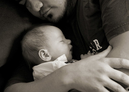 Qué duro es ser padre cuando el entorno no te apoya (I)