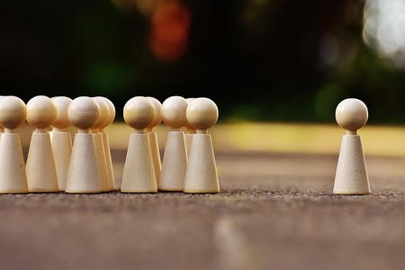 Figuras que simulan ser seguidores.