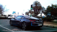 ¿Qué hacen un BMW i8 y un clásico M1 por Sevilla?