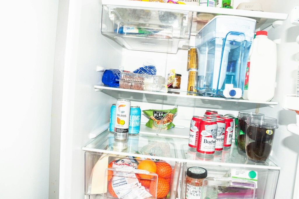 Esta directiva de una marca de cocina explica el problema clásico de las neveras: “pueden volverse aún más pegajosas”