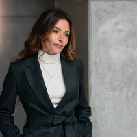 Hoy en Disney+ y ViX: un asesinato, un secreto y un agente desesperado; la serie con intriga política que no te puedes perder