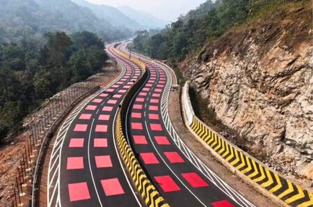 India Carreteras Color Rojo Motivo Explicado