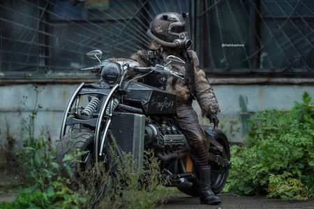 Motor V8, 300 CV y más de 600 kg de peso: así es Gangrena, la moto rusa inspirada en 'Fallout'